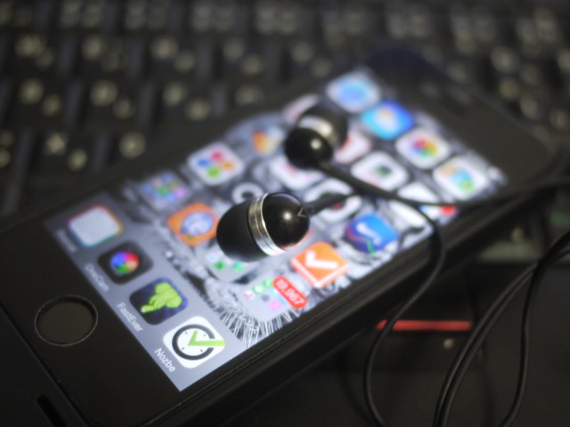 コスパ最強！iphoneのイヤホンは「Creative インナーイヤー型イヤホン EP-630」で決まり！！